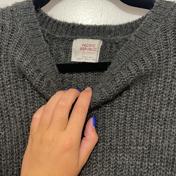 Pacific Republic Pull & Bear Sweater - Picture 4 of 5